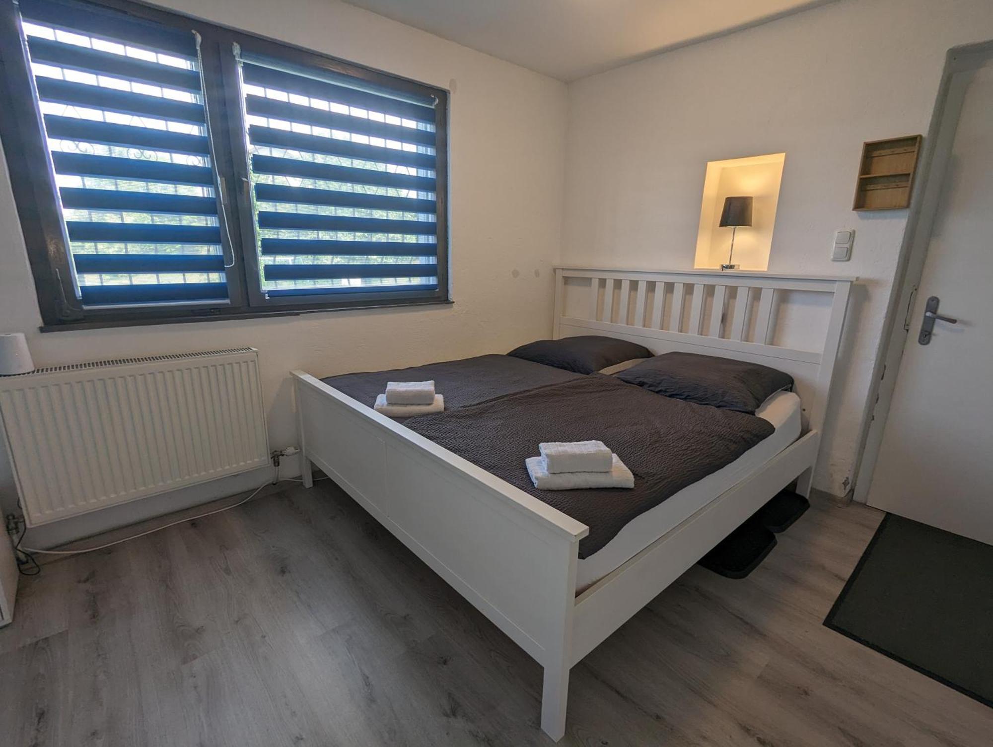 Apartment Lovely With Free Parking On Premisis