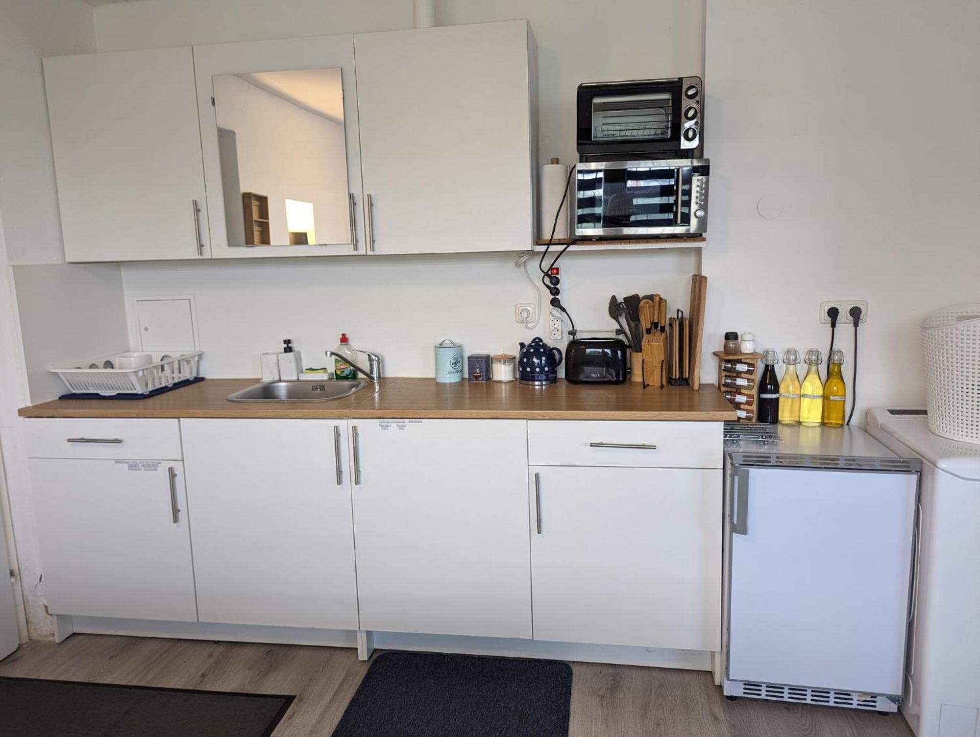 Apartment Lovely With Free Parking On Premisis