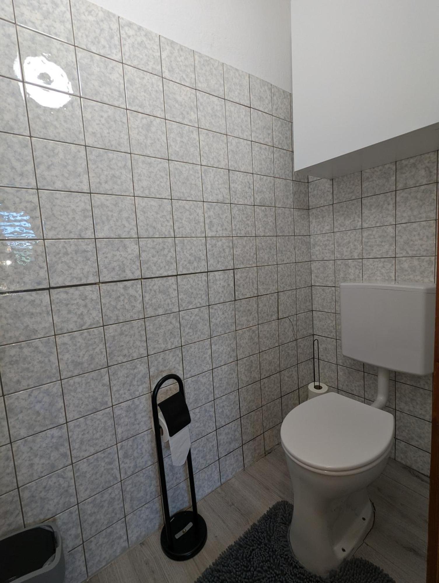 Lovely With Free Parking On Premisis Asten